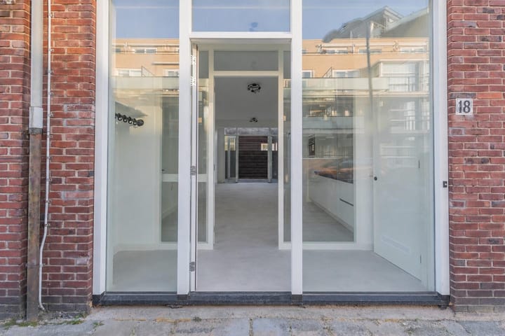 Photo 2 of Dokter De Liefdestraat 18