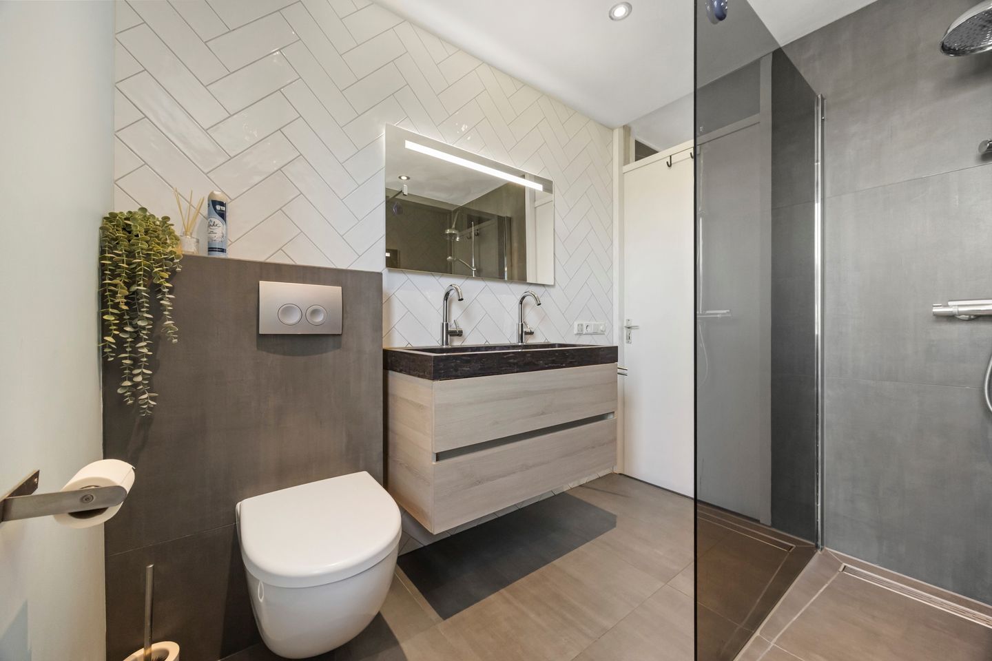 Foto 25 van Limburgsingel 28