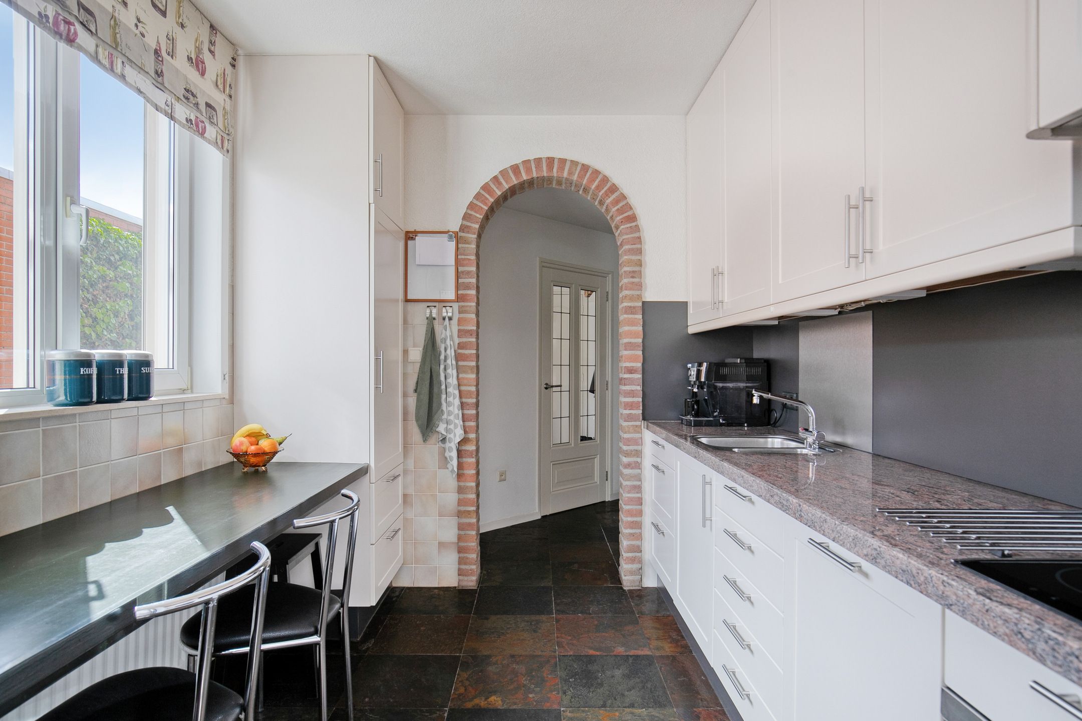 Photo 12 of Irenestraat 10