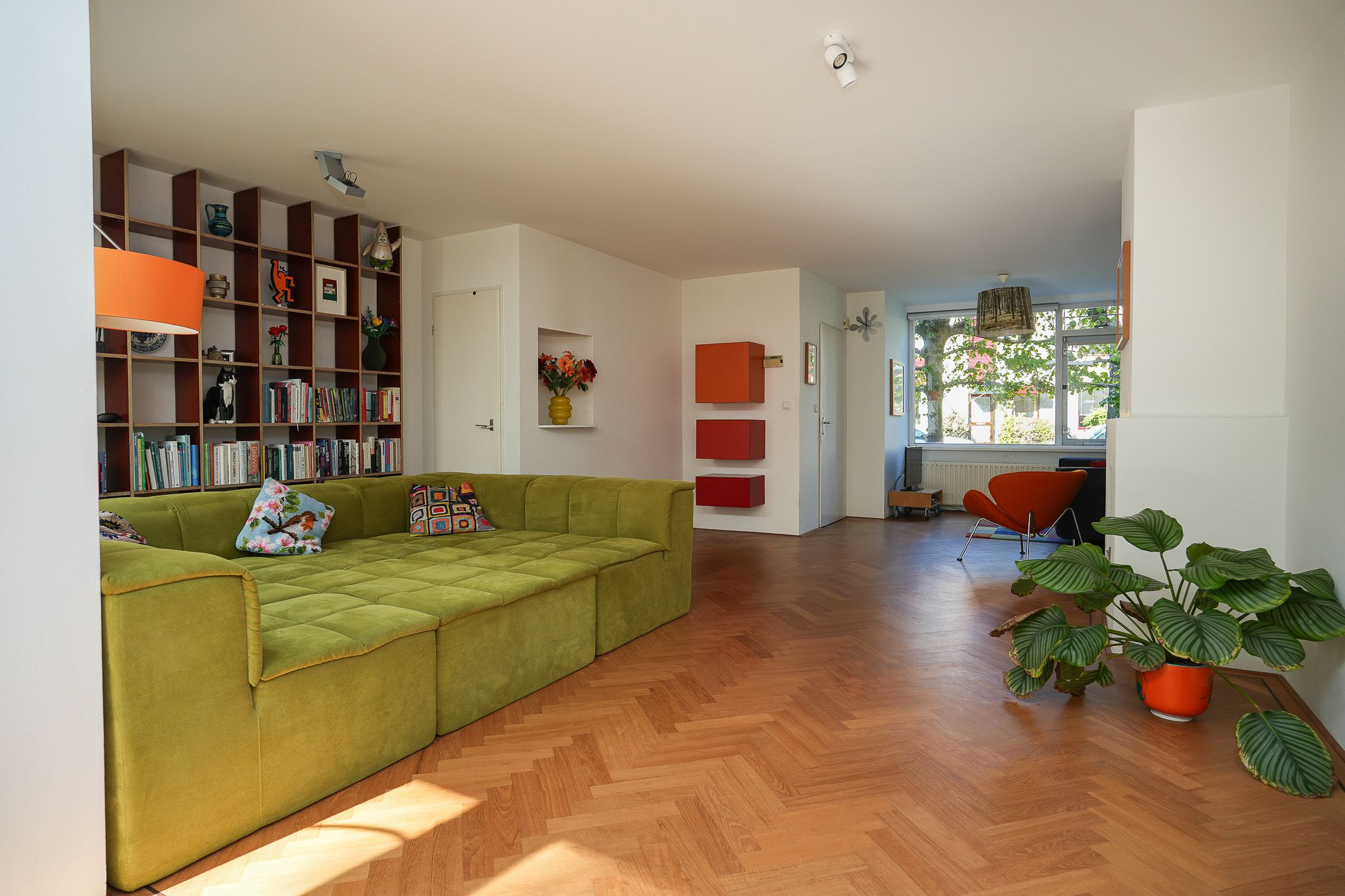 Spacious End Terraced Home with Free Views and Green Surroundings — 15