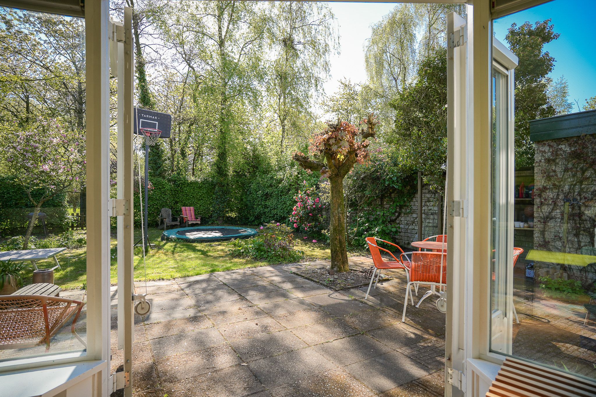 Spacious End Terraced Home with Free Views and Green Surroundings — 21