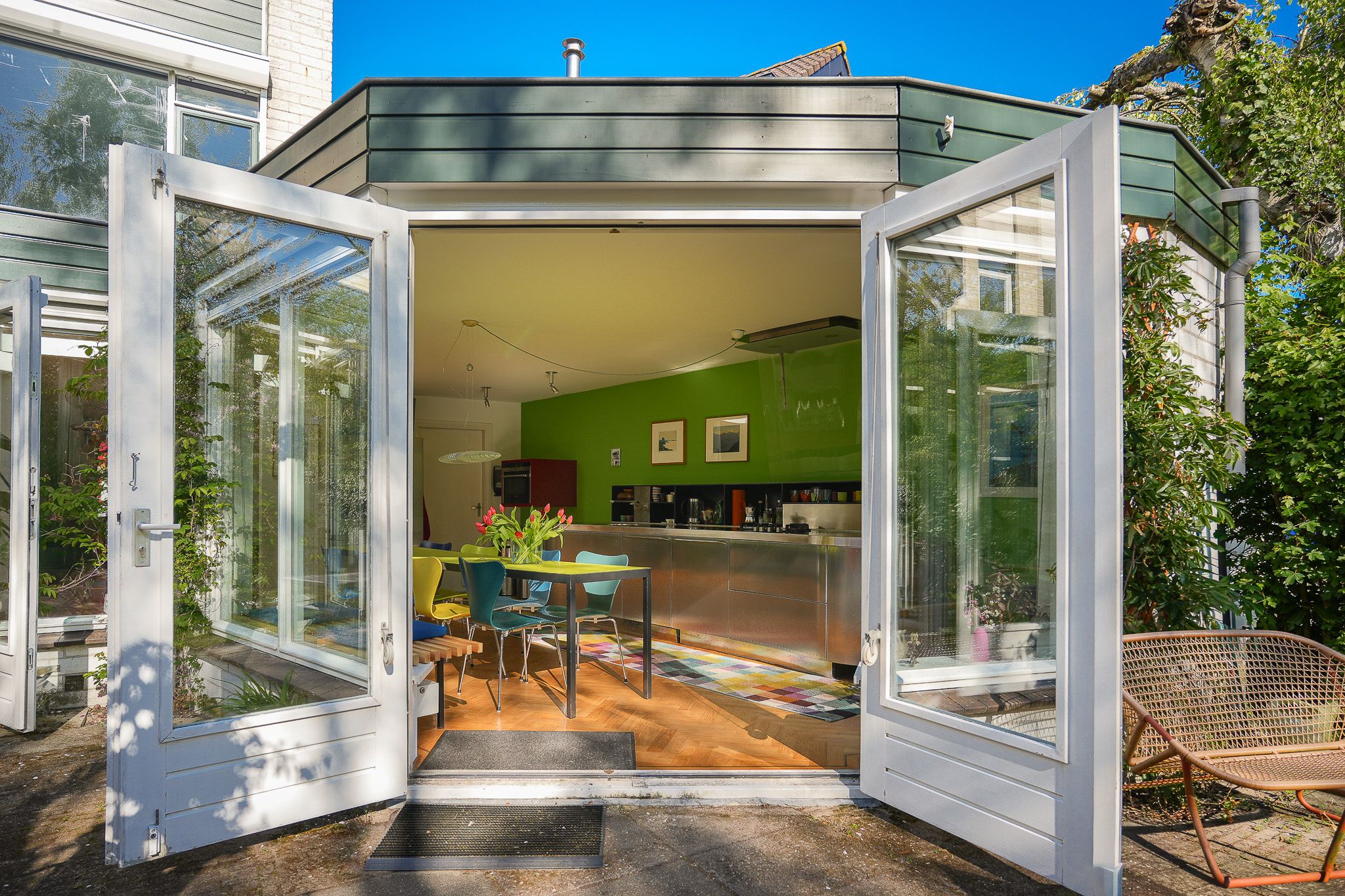 Spacious End Terraced Home with Free Views and Green Surroundings — 24