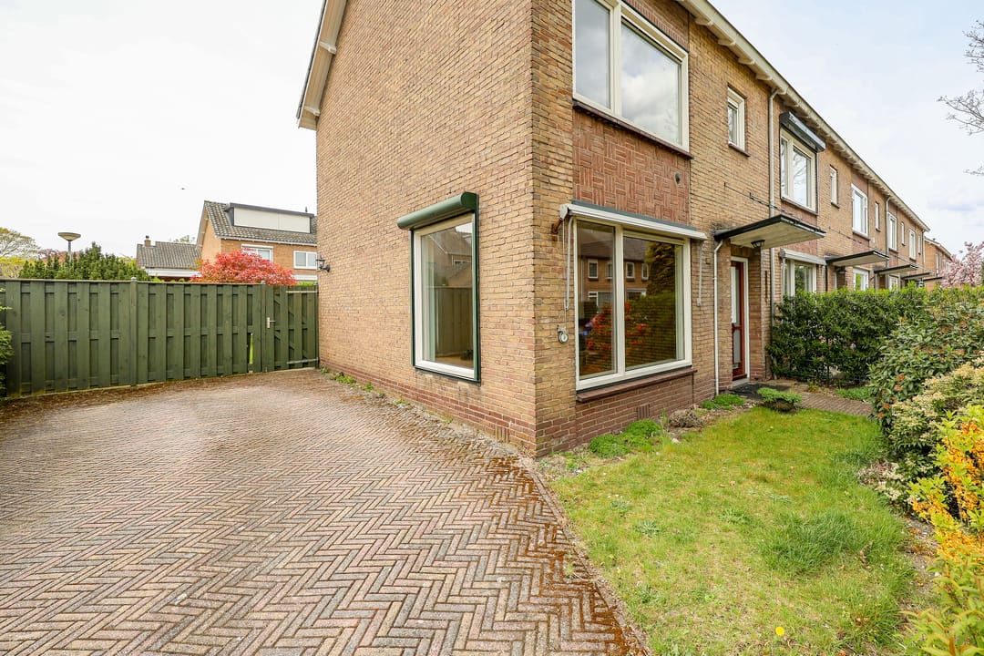 Photo 38 of Witte de Withstraat 11