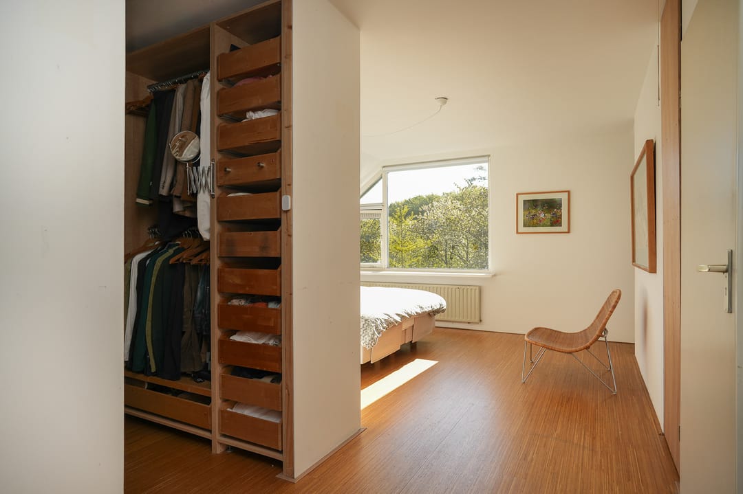 Spacious End Terraced Home with Free Views and Green Surroundings — 37
