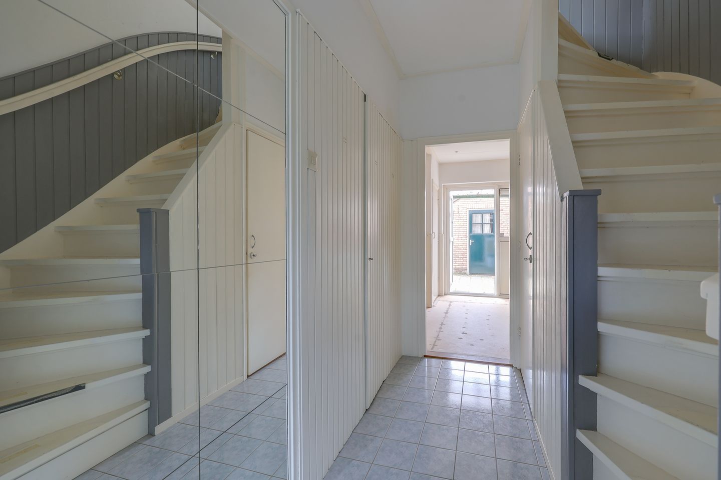 Photo 14 of Witte de Withstraat 11