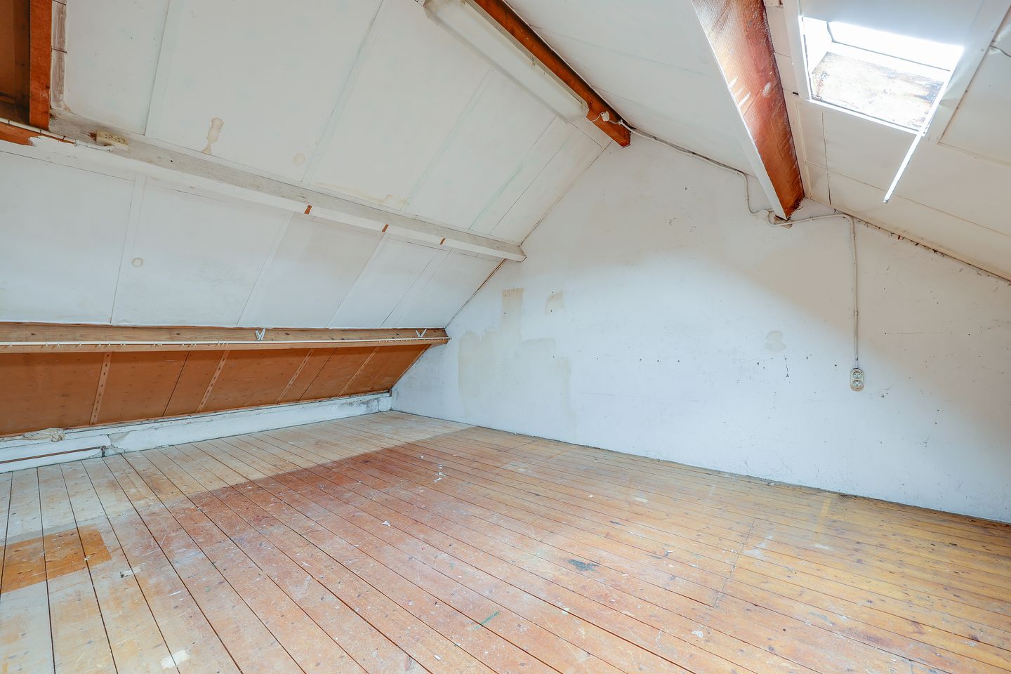 Photo 25 of Witte de Withstraat 11