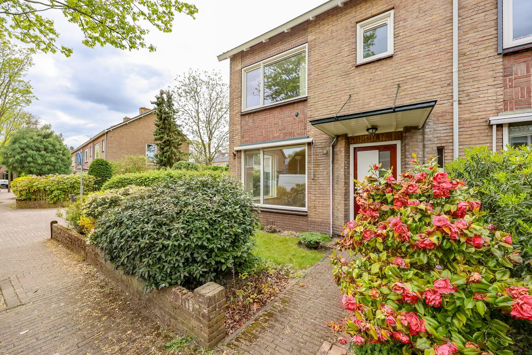 Photo 41 of Witte de Withstraat 11