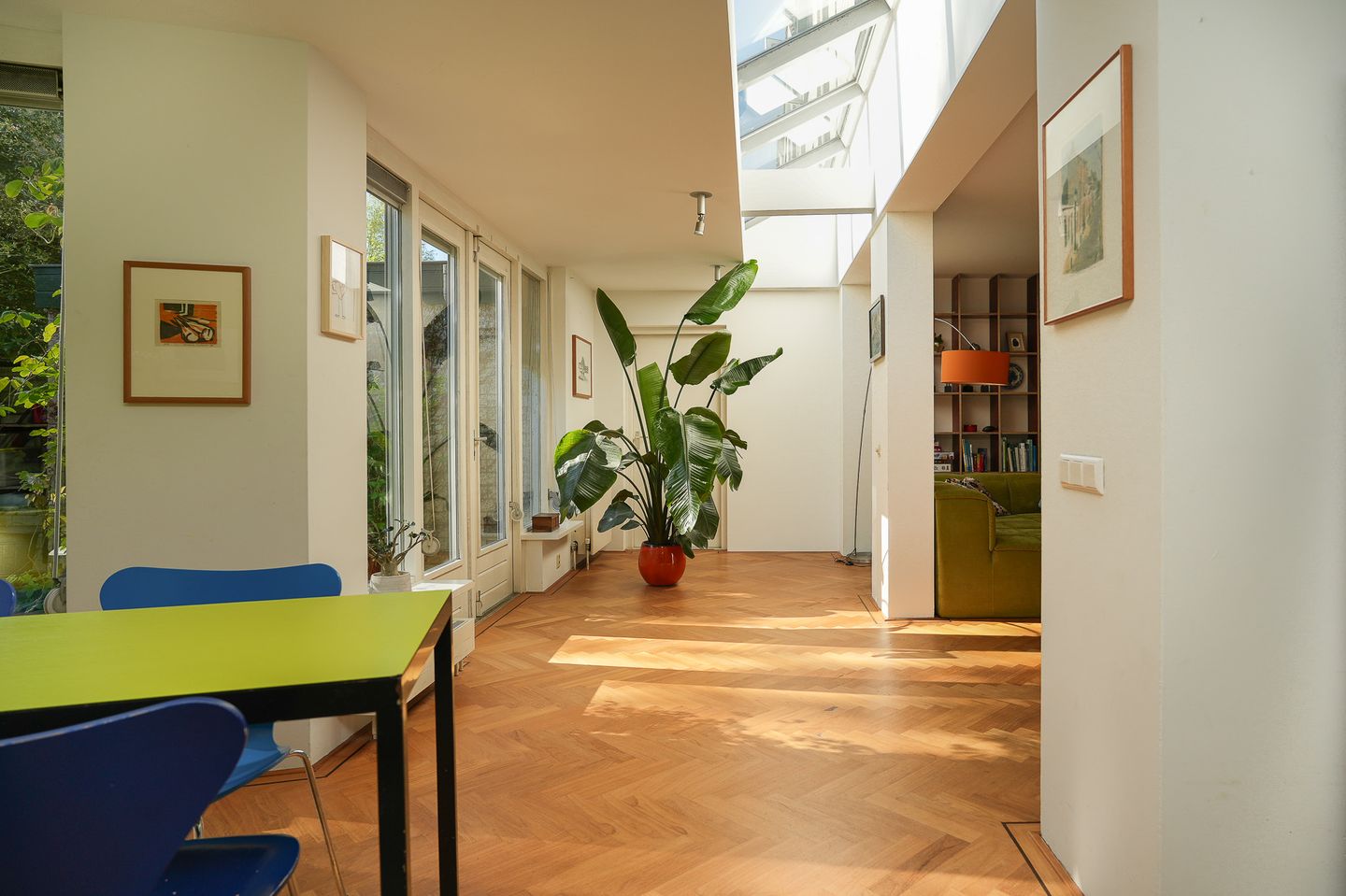 Spacious End Terraced Home with Free Views and Green Surroundings — 25
