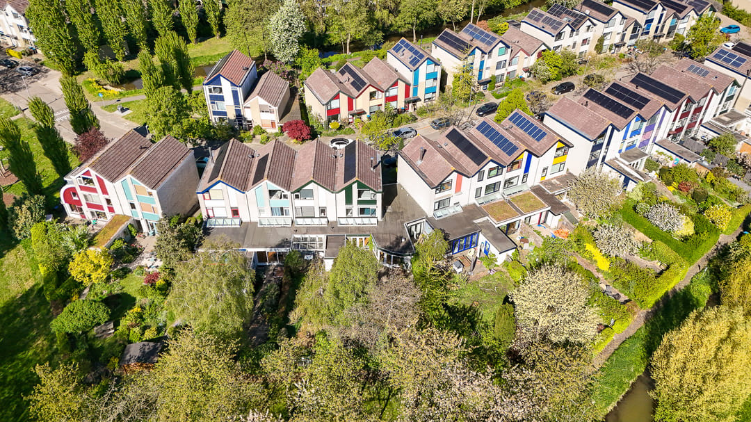 Spacious End Terraced Home with Free Views and Green Surroundings — 58