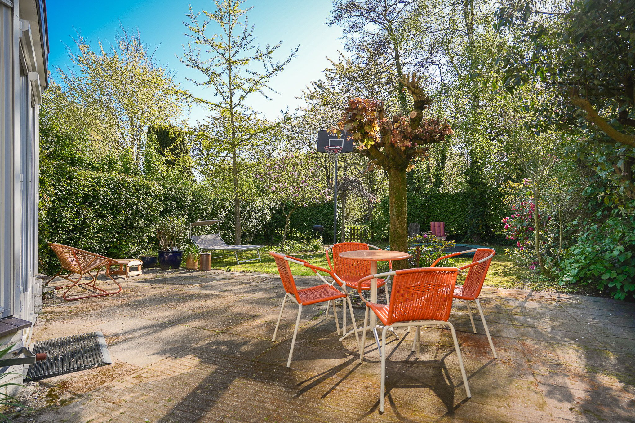 Spacious End Terraced Home with Free Views and Green Surroundings — 45