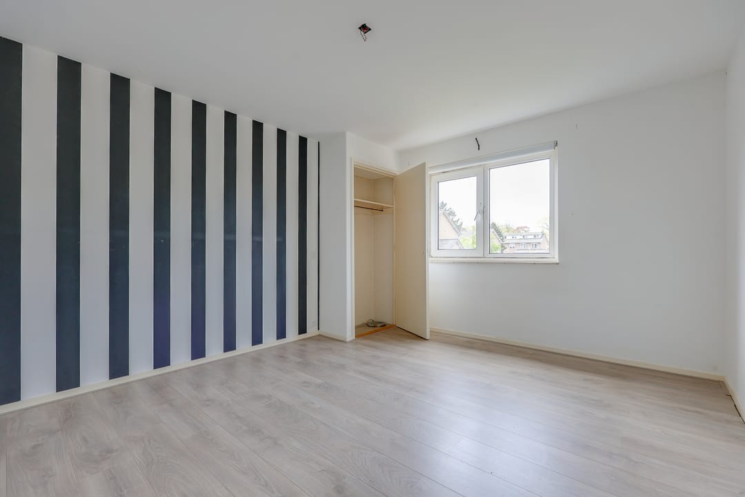 Photo 17 of Witte de Withstraat 11