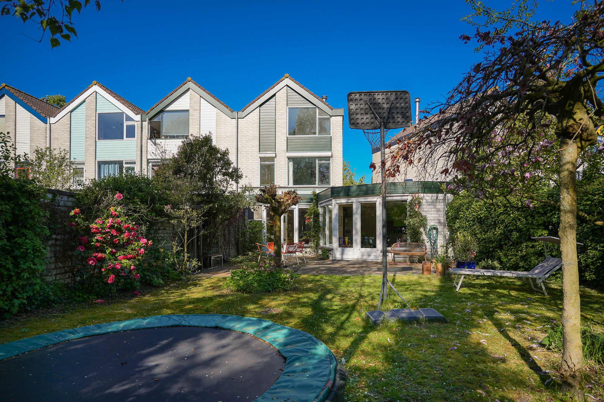 Spacious End Terraced Home with Free Views and Green Surroundings — 42
