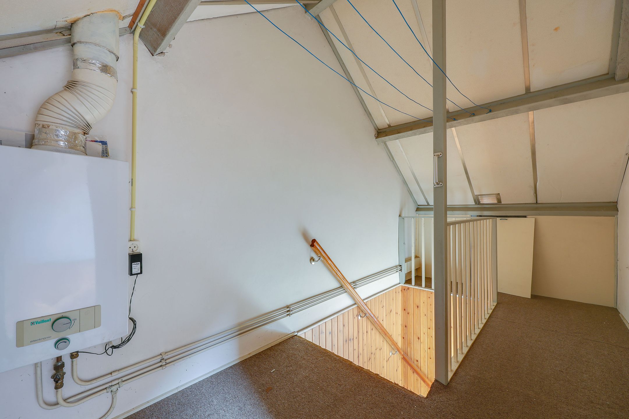 Photo 24 of Witte de Withstraat 11