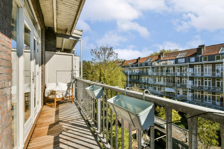 Photo 2 of Reinier Claeszenstraat 48-3