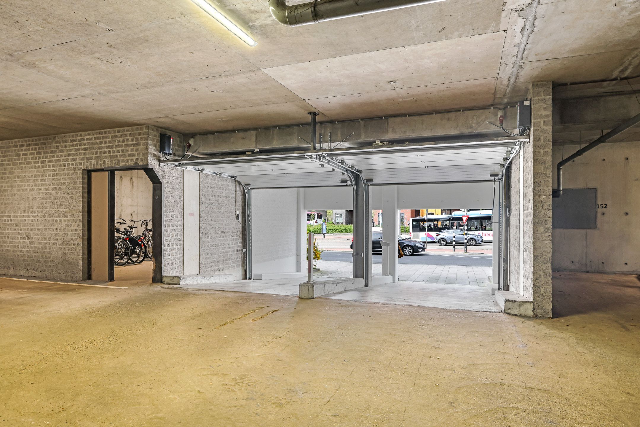 Foto 60 van Burg. Hustinxstraat 236