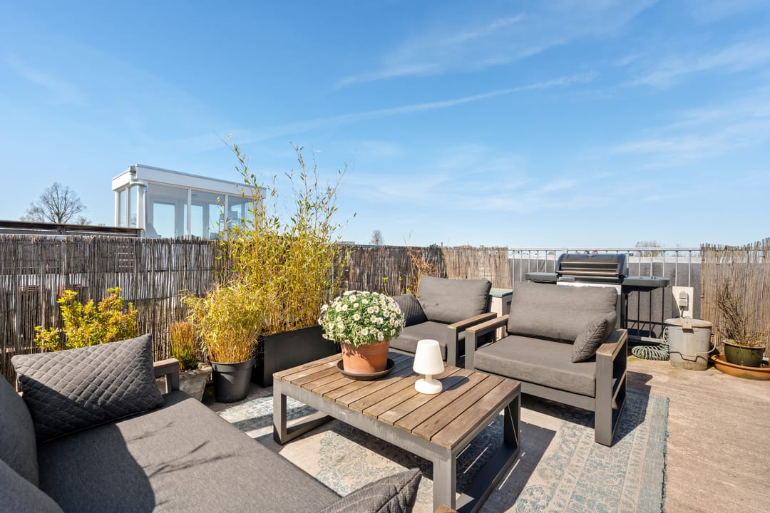 Spacious Bright Upper Apartment with Rooftop Terrace in Oud West — 26