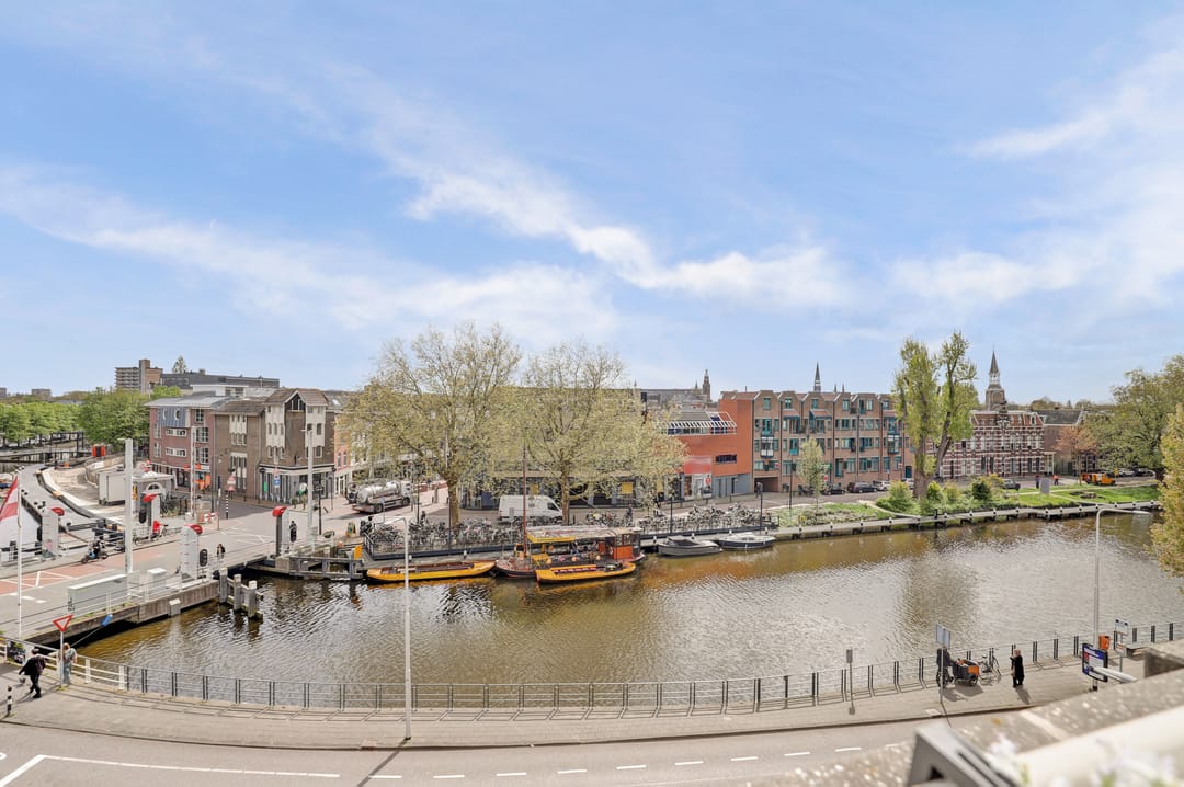 Spacious Maisonnette with City and Water Views in Central Gouda — 26