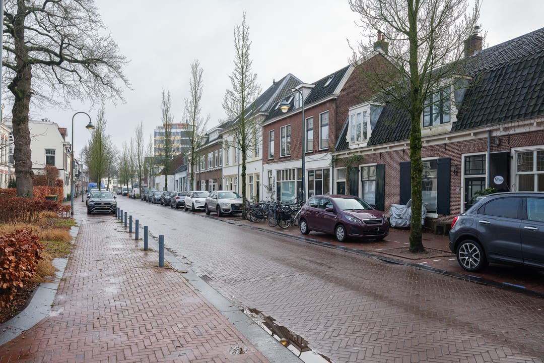 Atmospheric Upper Floor Apartment in Heart of De Bilt — 22
