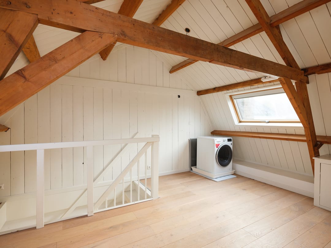 Atmospheric Upper Floor Apartment in Heart of De Bilt — 13