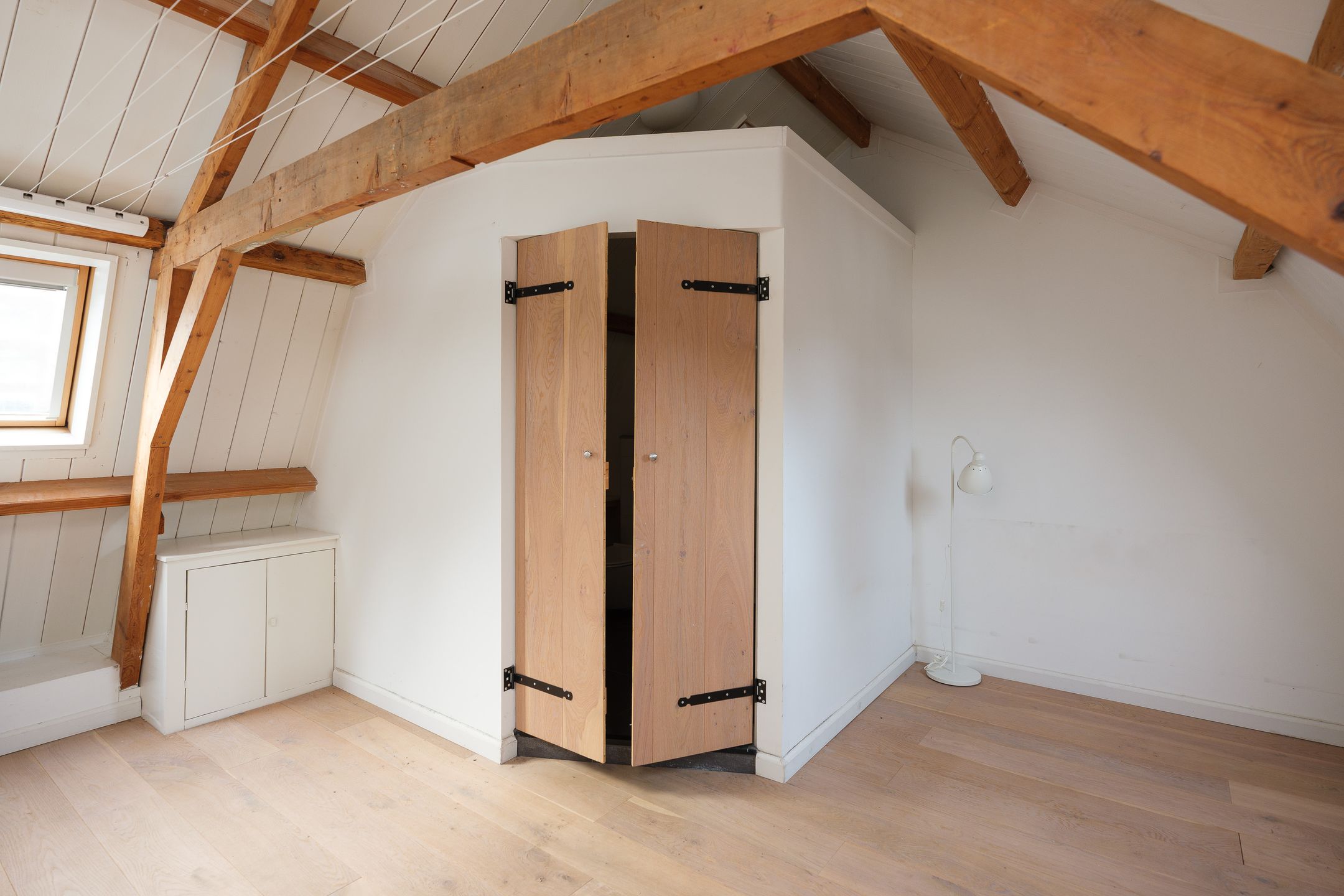 Atmospheric Upper Floor Apartment in Heart of De Bilt — 15