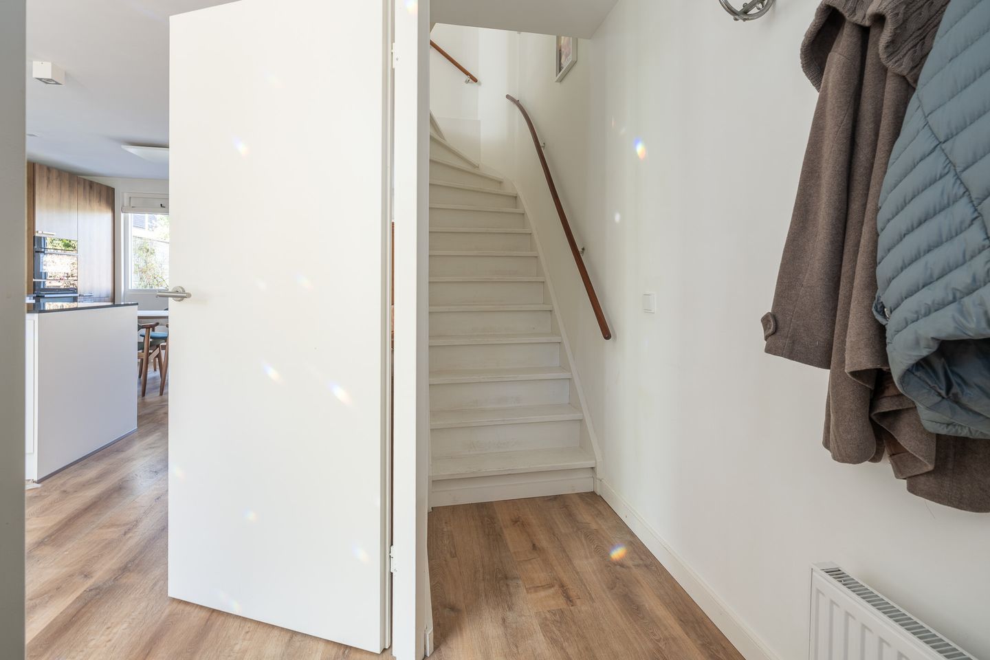 Comfortable Corner House with Garage and Sunny Garden — 14
