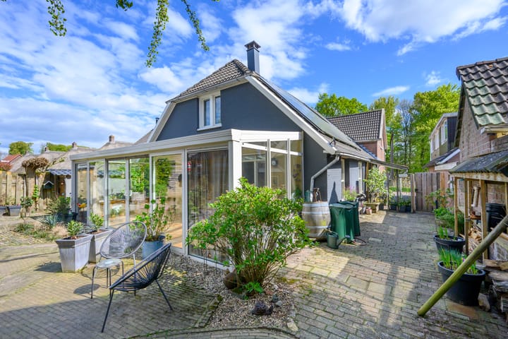 Foto 2 van Parallelweg 16