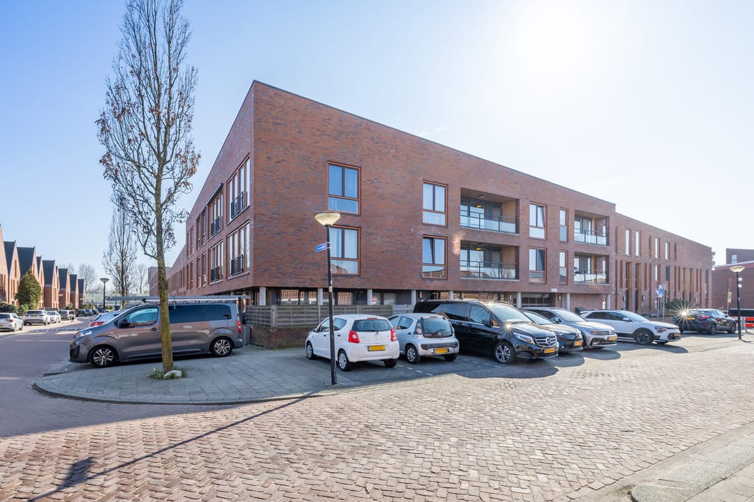 Photo 1 of Oosterwerf 2