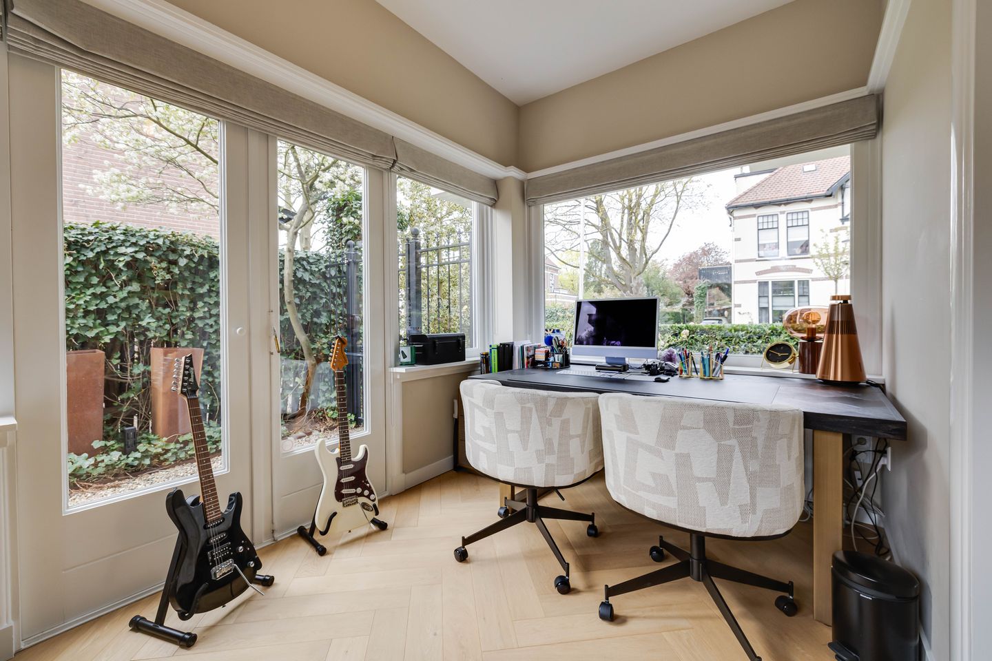 Luxurious villa with private driveway in the sought-after De Parken district of Apeldoorn — 10