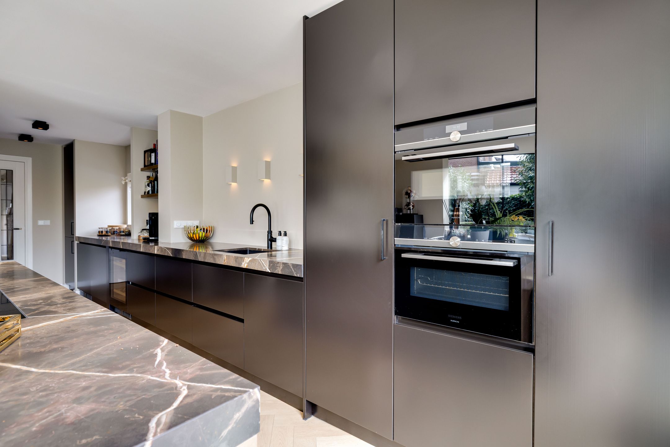 Luxurious villa with private driveway in the sought-after De Parken district of Apeldoorn — 15