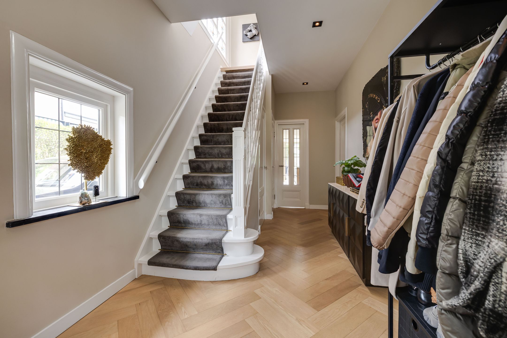 Luxurious villa with private driveway in the sought-after De Parken district of Apeldoorn — 21