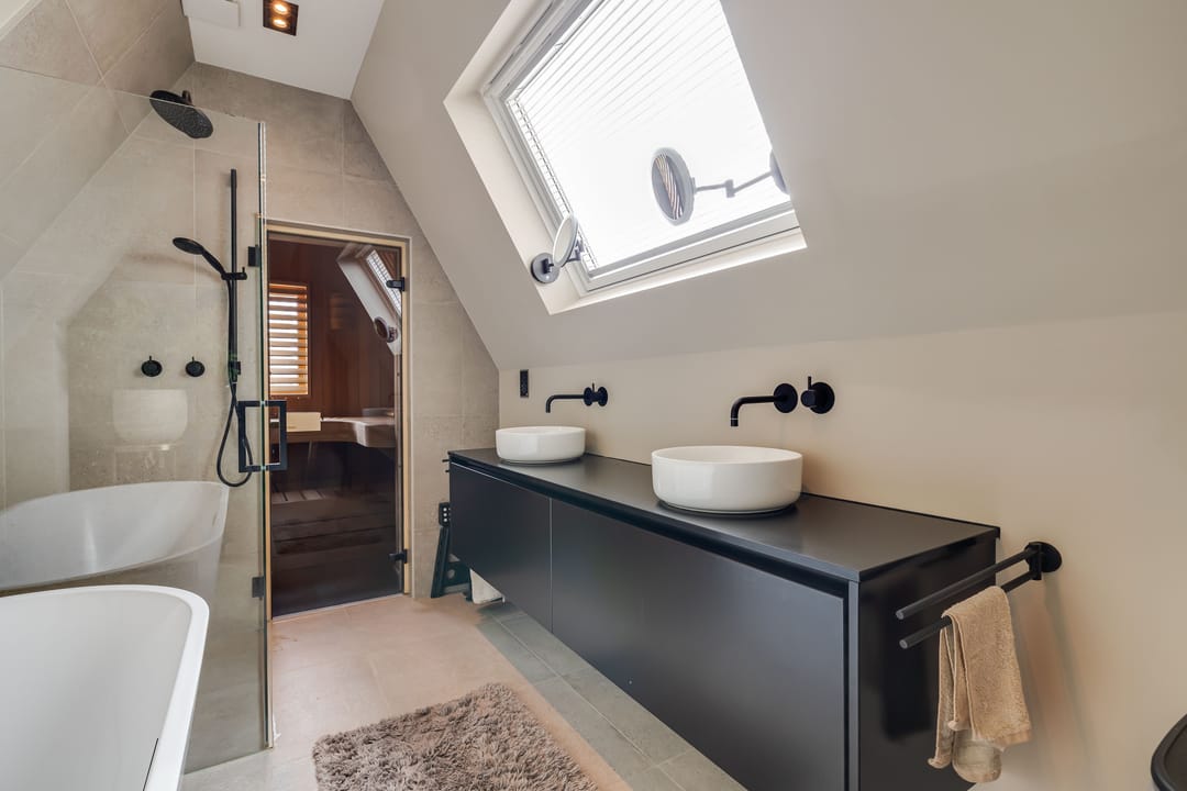 Luxurious villa with private driveway in the sought-after De Parken district of Apeldoorn — 31