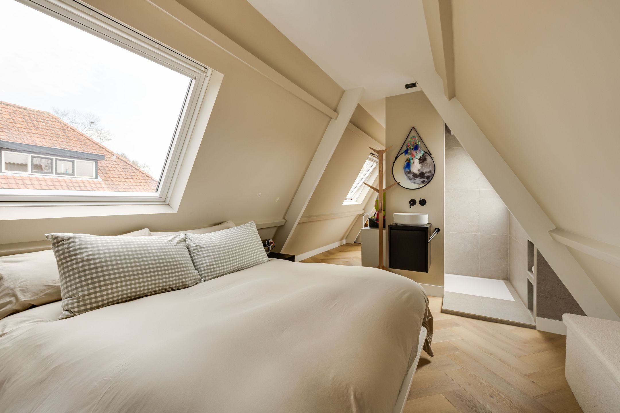 Luxurious villa with private driveway in the sought-after De Parken district of Apeldoorn — 36