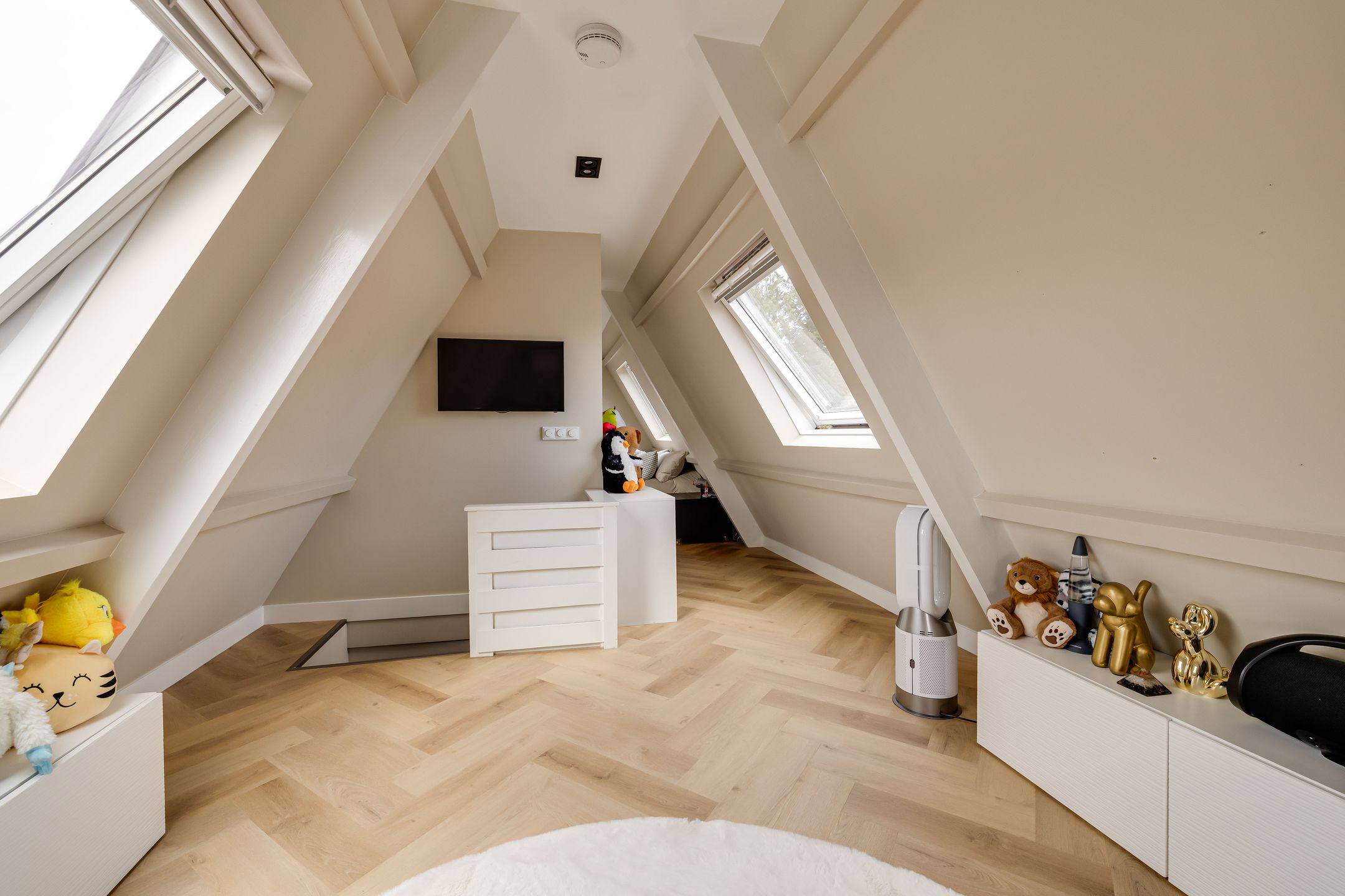 Luxurious villa with private driveway in the sought-after De Parken district of Apeldoorn — 39
