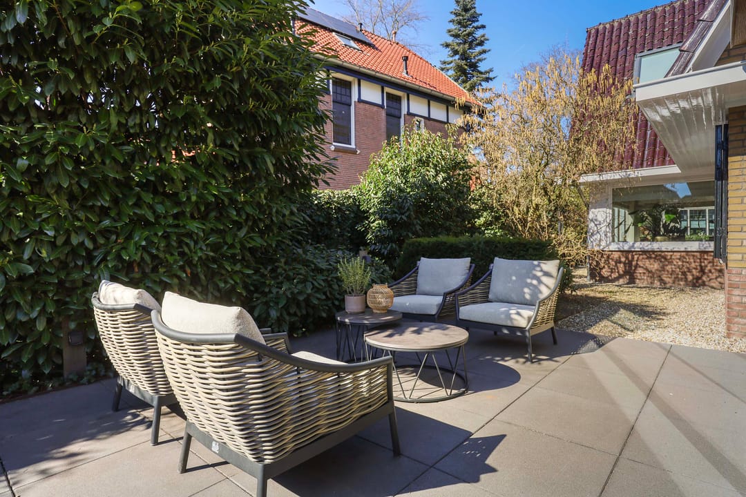 Luxurious villa with private driveway in the sought-after De Parken district of Apeldoorn — 41