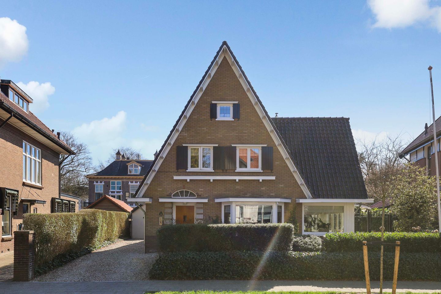 Luxurious villa with private driveway in the sought-after De Parken district of Apeldoorn — 59