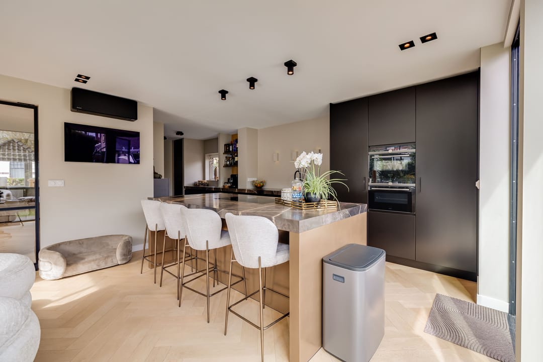 Luxurious villa with private driveway in the sought-after De Parken district of Apeldoorn — 13