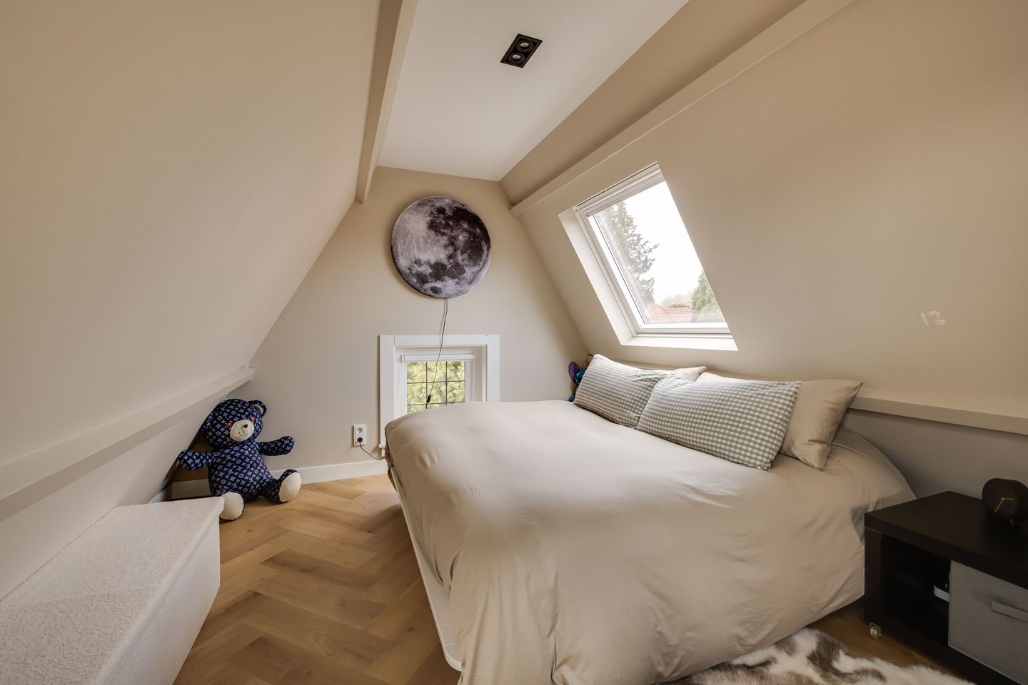 Luxurious villa with private driveway in the sought-after De Parken district of Apeldoorn — 35