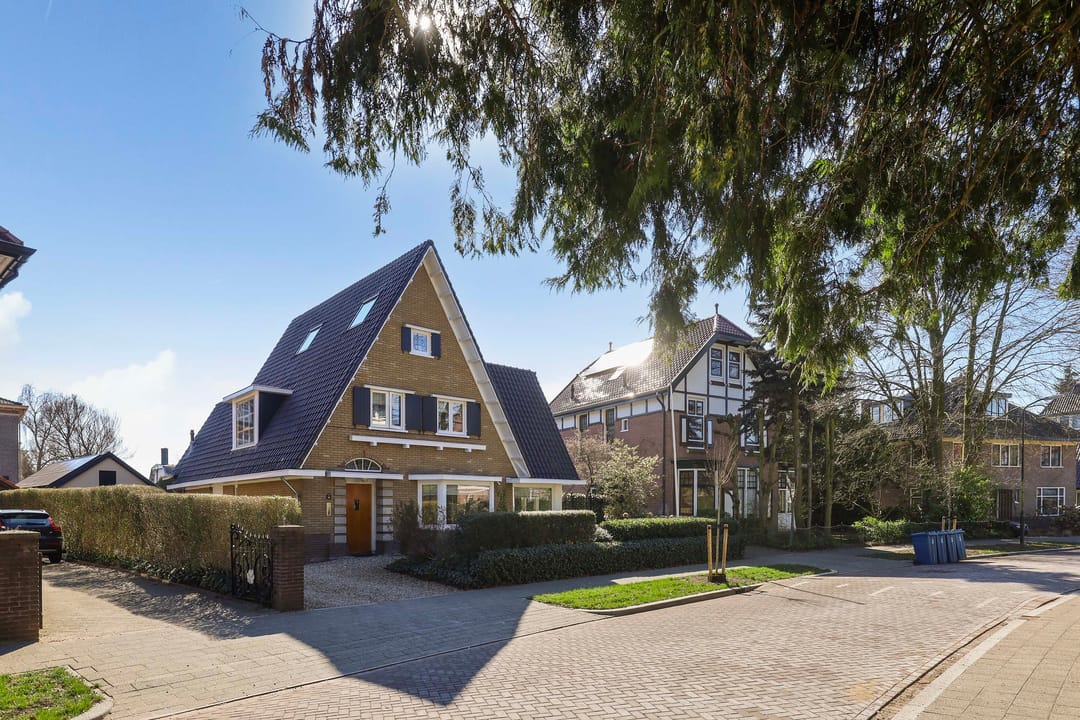 Luxurious villa with private driveway in the sought-after De Parken district of Apeldoorn — 58