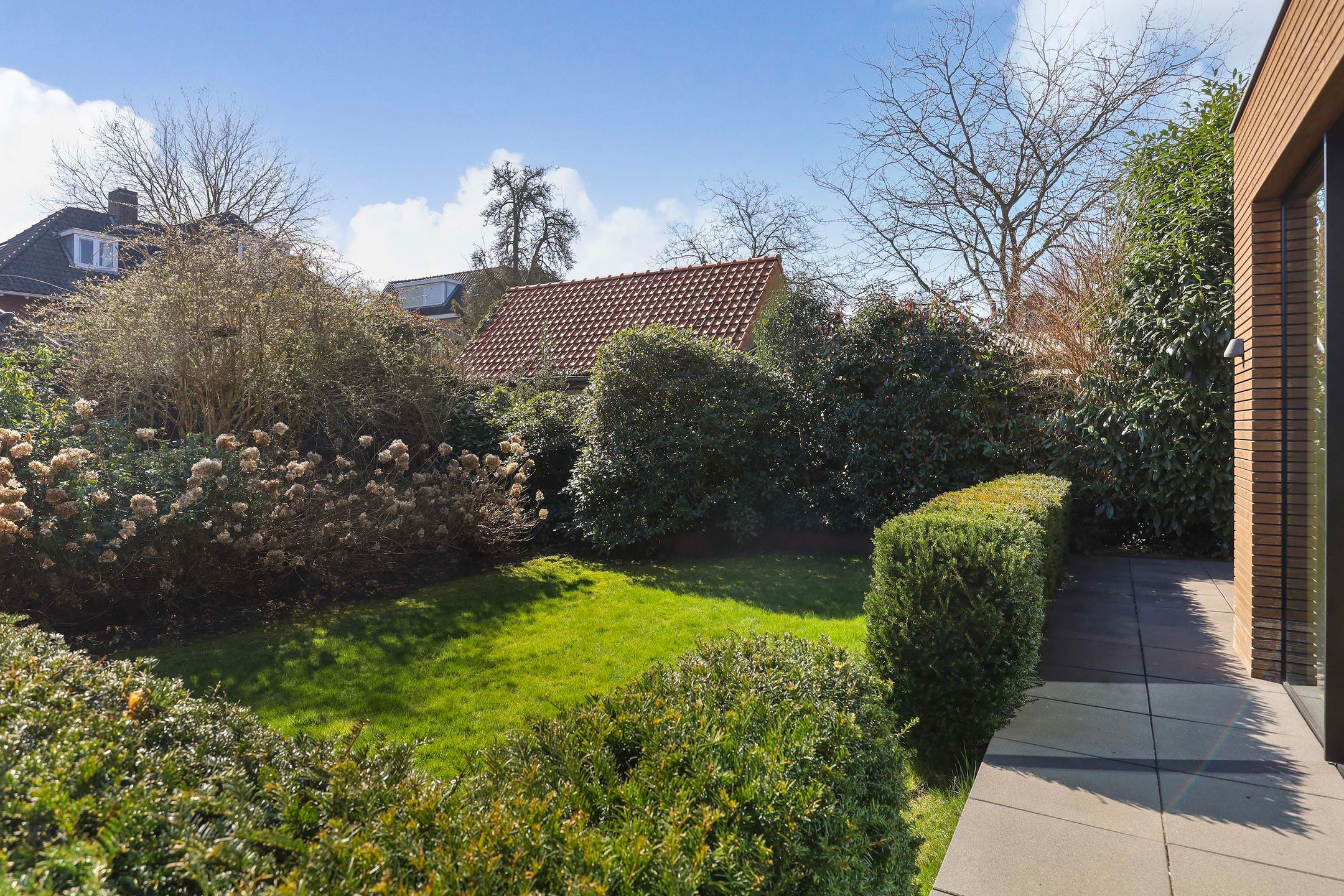 Luxurious villa with private driveway in the sought-after De Parken district of Apeldoorn — 45