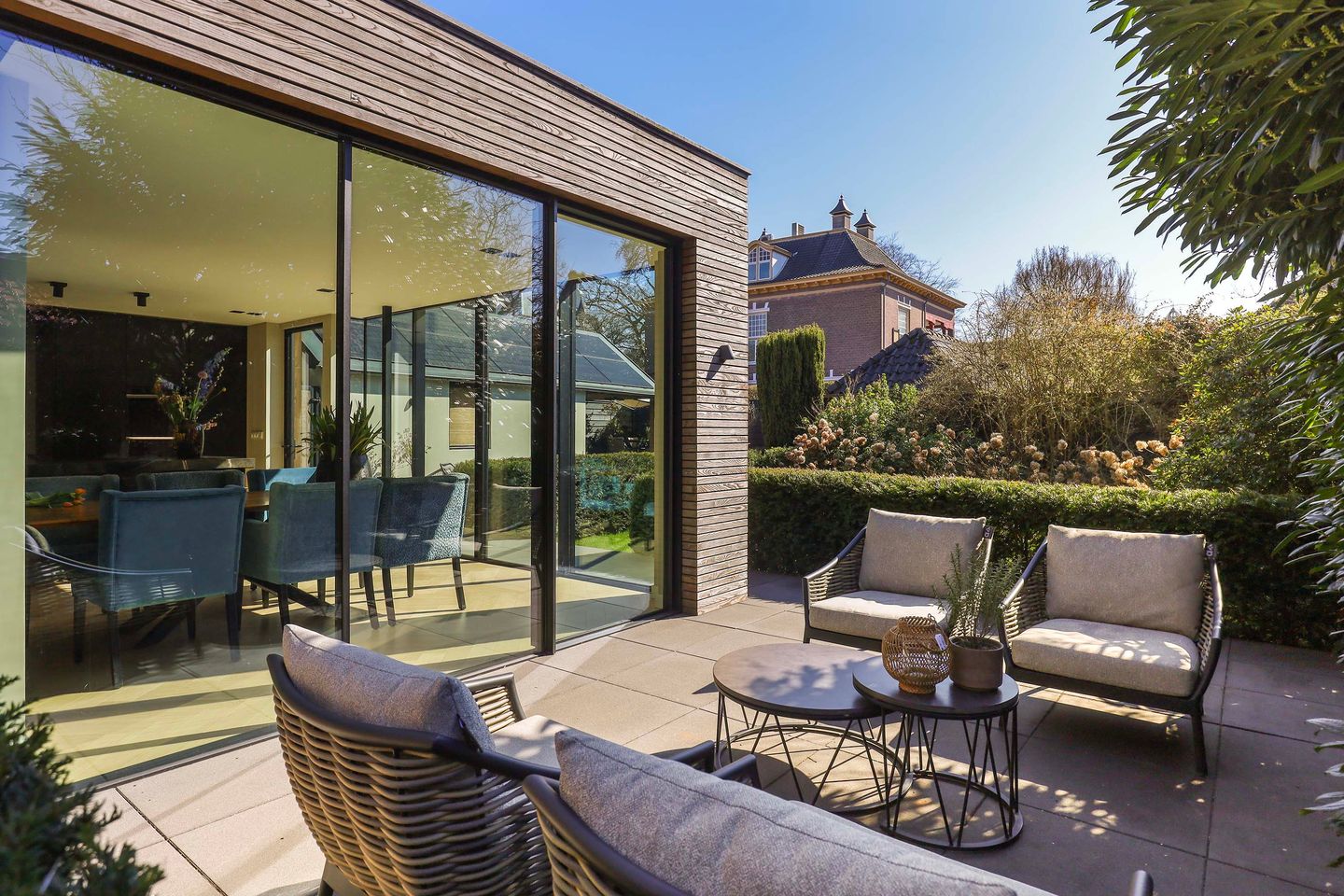 Luxurious villa with private driveway in the sought-after De Parken district of Apeldoorn — 44