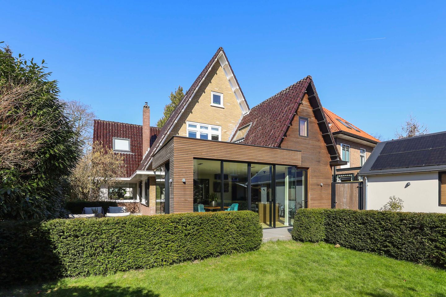 Luxurious villa with private driveway in the sought-after De Parken district of Apeldoorn — 40