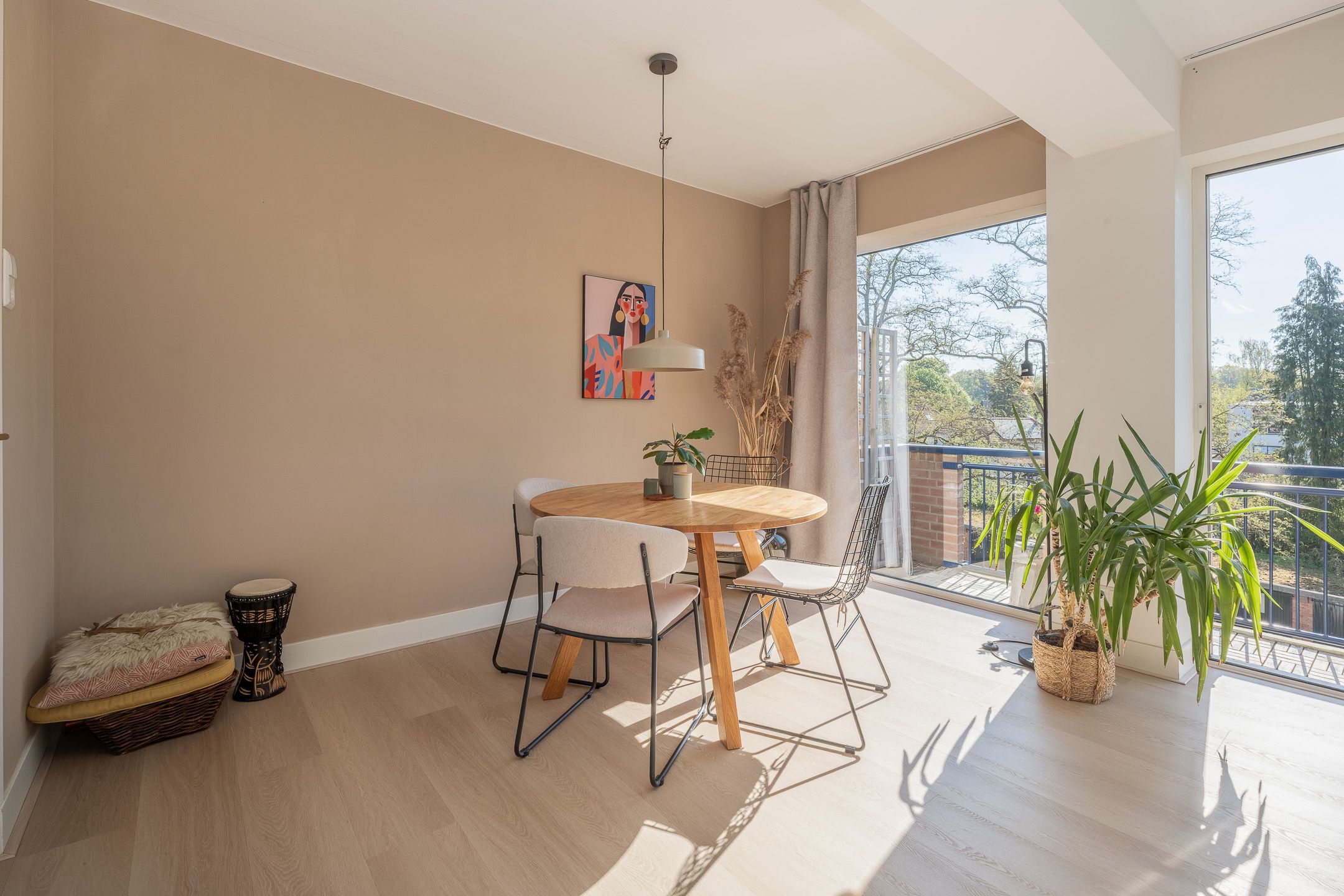 Photo 9 of de Engh 16-III