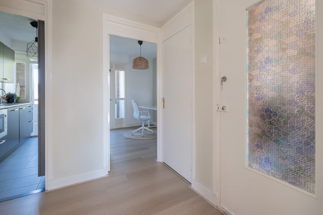 Photo 31 of de Engh 16-III