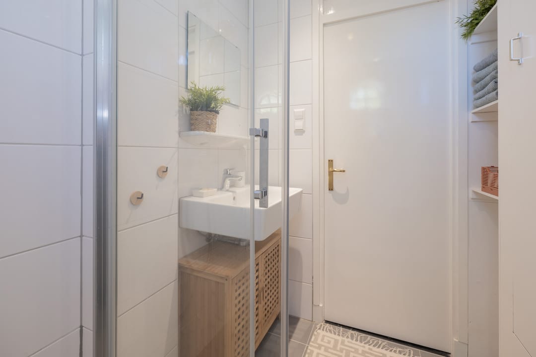 Photo 28 of de Engh 16-III