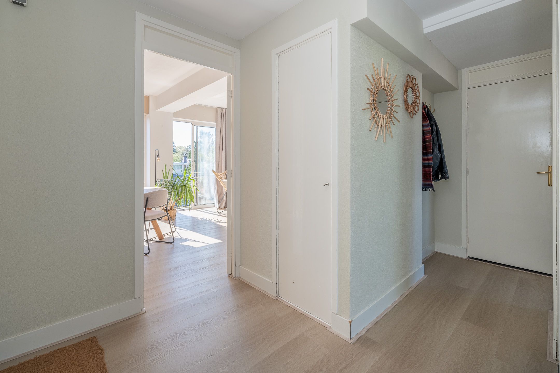 Photo 30 of de Engh 16-III