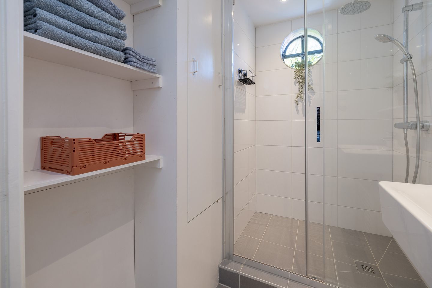 Photo 29 of de Engh 16-III