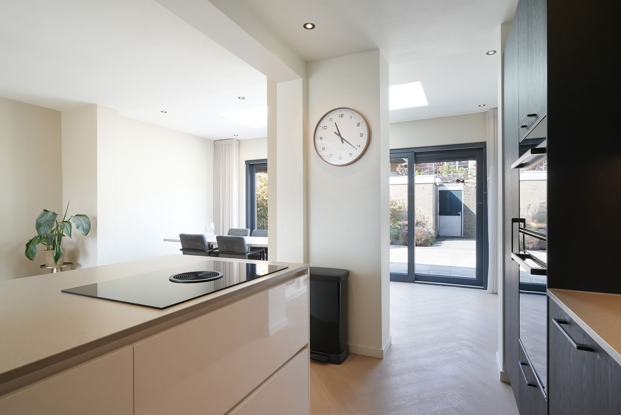 Foto 12 van Van Hallstraat 69