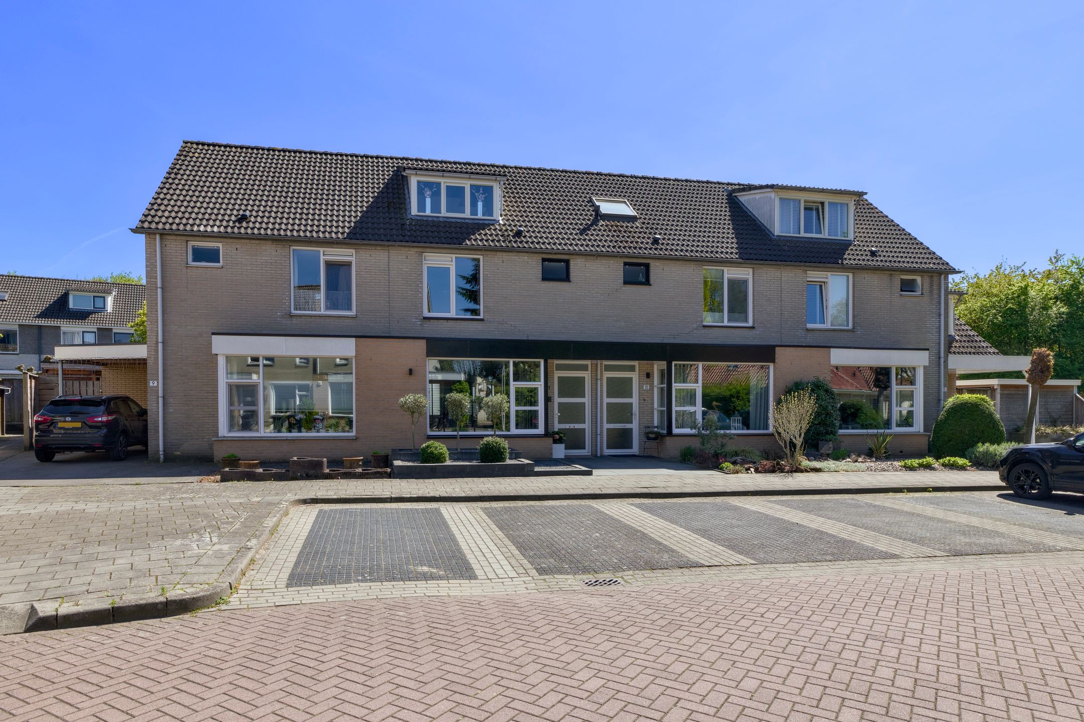 Extended Modern Move-In Ready Terraced House in Child-Friendly Hassinkbrink Neighborhood — 33