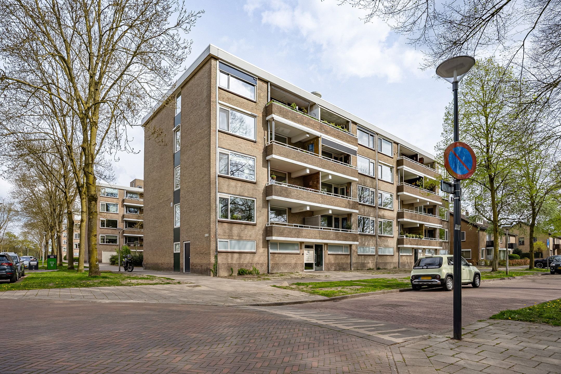 J.J. van Deinselaan 276 