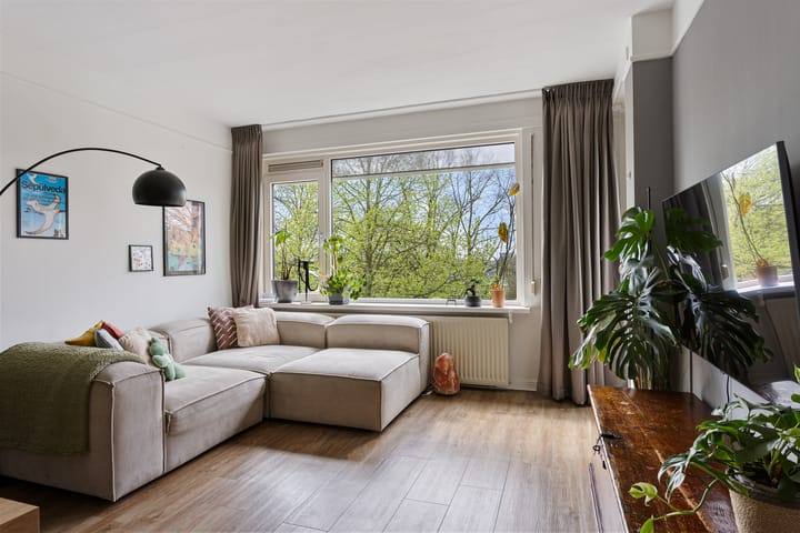 Foto 2 van J.J. van Deinselaan 276